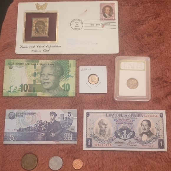 Assorted Currency Collection - Picture 7 of 9